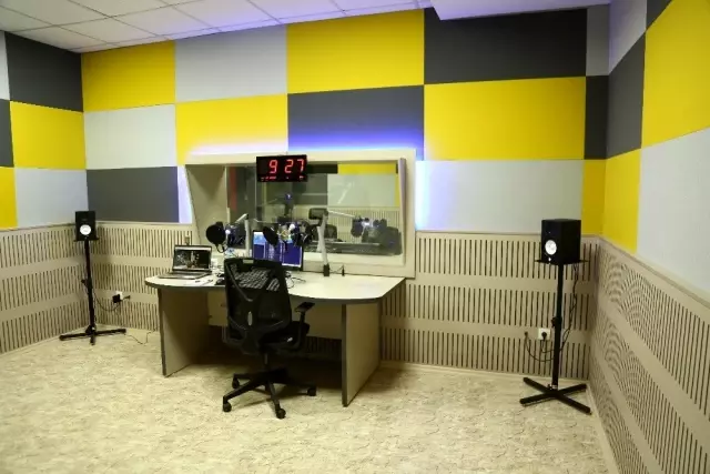 Şehrin ve bölgenin sesi olacak HKÜ Radyo açıldı