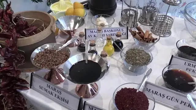 'Türkiye'nin en acı biberini yeme yarışması' yapıldı 'Türkiye'nin en acı biberini yeme yarışması' yapıldı