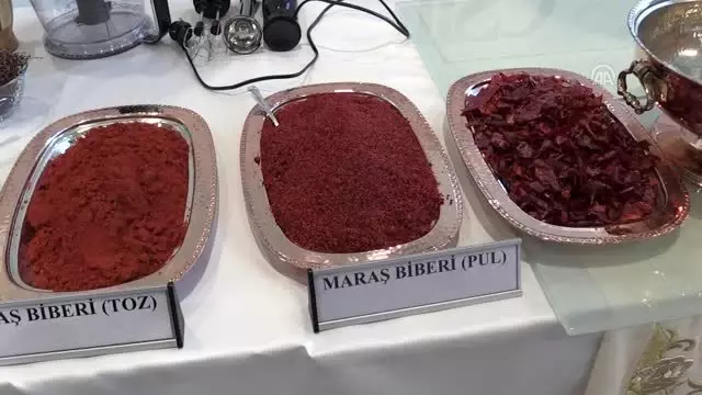 'Türkiye'nin en acı biberini yeme yarışması' yapıldı 'Türkiye'nin en acı biberini yeme yarışması' yapıldı