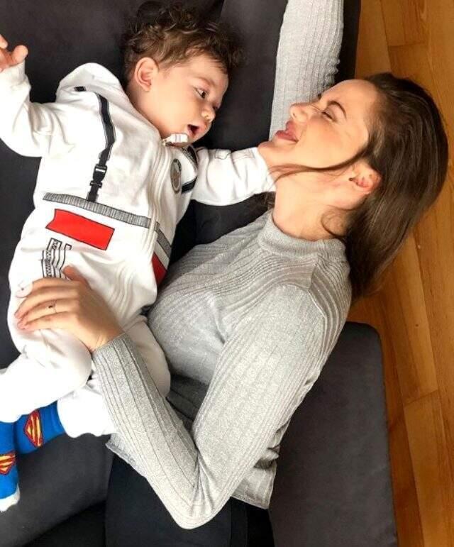 Burak Özçivit ile Fahriye Evcen'in bebeklerini Karan'a 1 milyon TL'lik reklam teklifi geldi