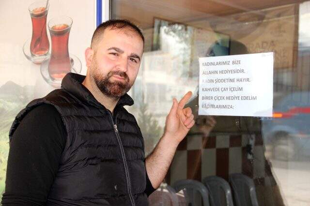 Kahvehane işletmecisinden alkışlanacak yazı: 'Kadınlar bize Allah'ın hediyesidir. Kadın şiddetine hayır!