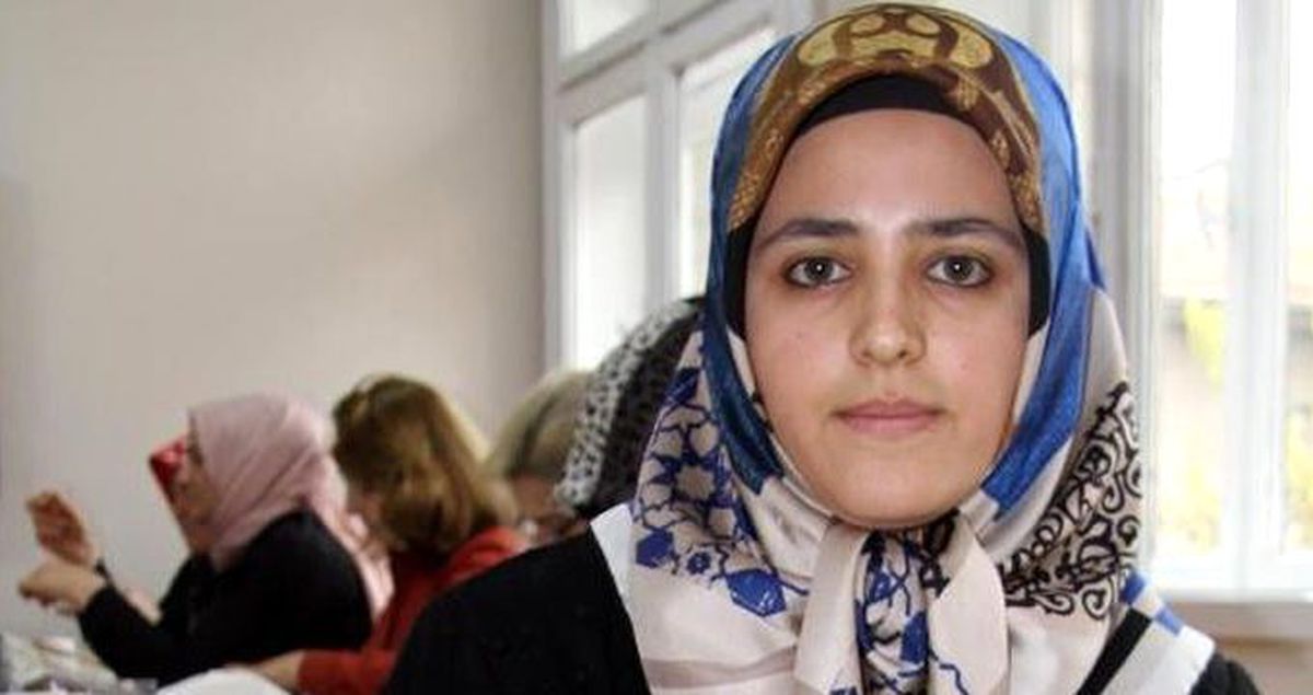 Kursta öğrendiği el işiyle aile bütçesine katkı sağlıyor