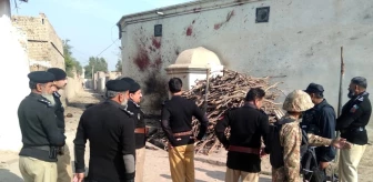 Pakistan'da canlı bomba saldırısı: 1 ölü