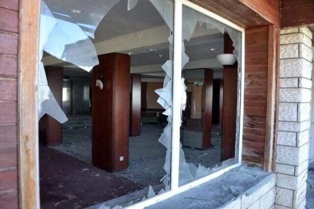 Uzan Grubu'nun harabeye dönen oteli satıldı