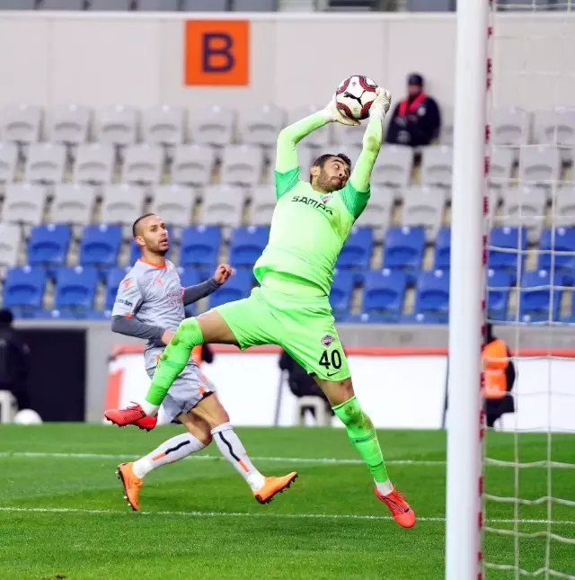 Ziraat Türkiye Kupası: Medipol Başakşehir: 0 - Hekimoğlu Trabzon FK: 0 (İlk yarı)