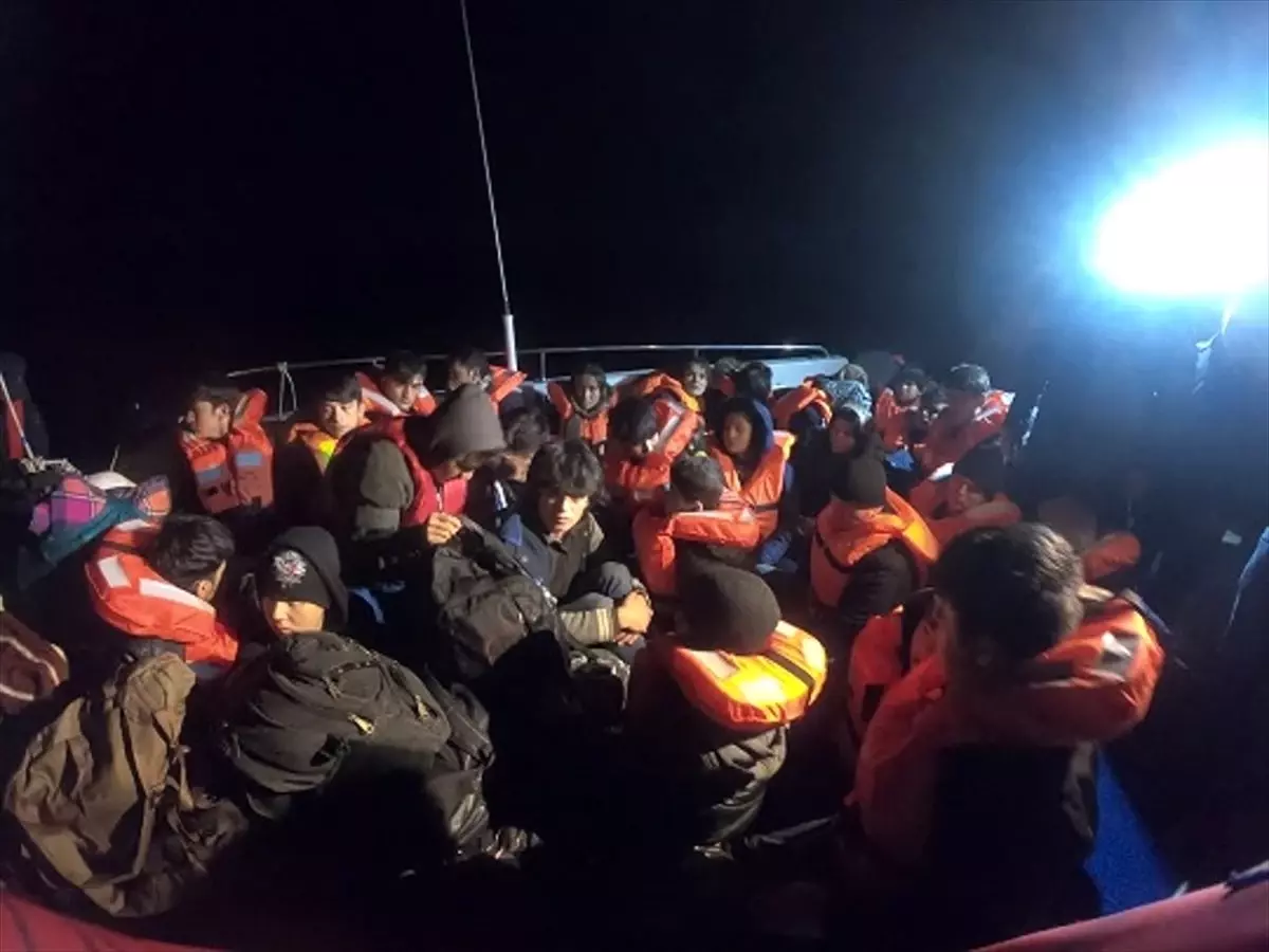 Balıkesir'de 35 düzensiz göçmen yakalandı