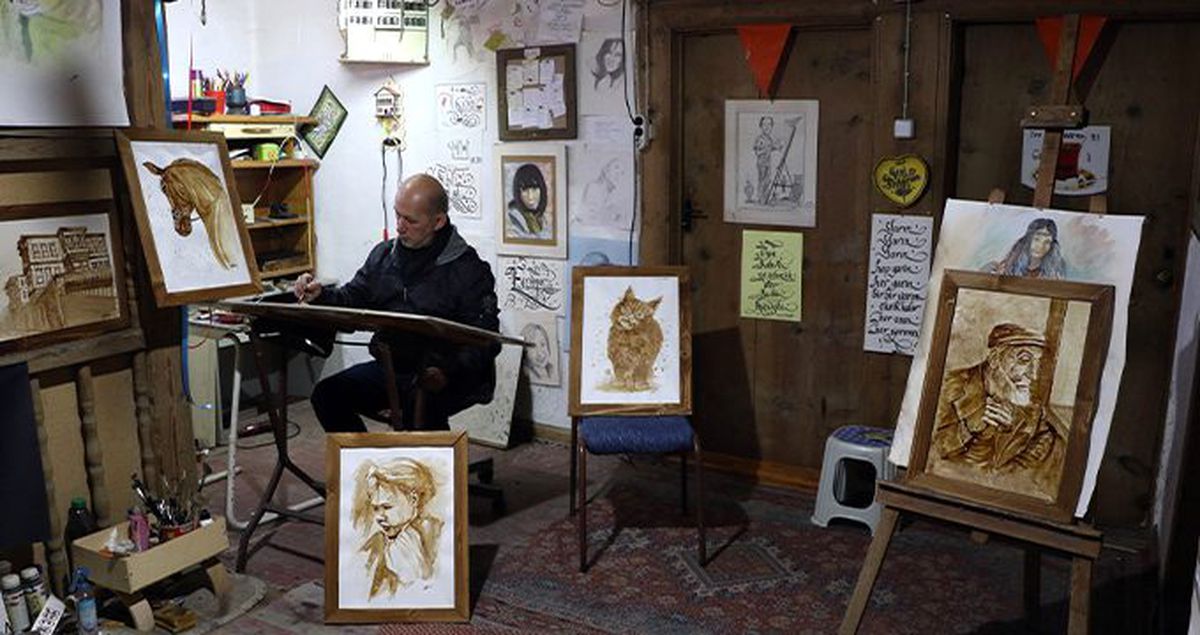 Karabükte bir ressam, tablolarını kahve ile yapmaya başladı