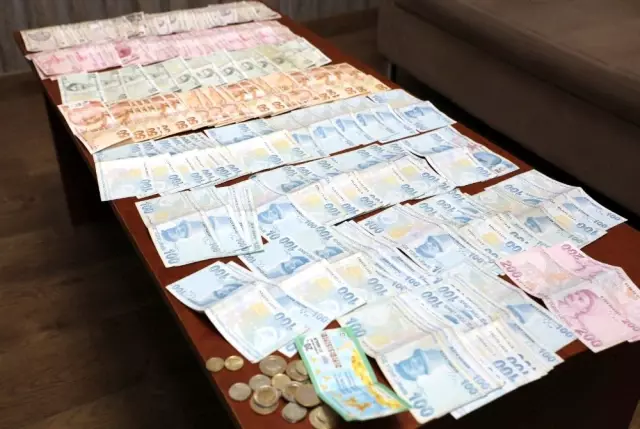Dilencinin üzerinden çıkan para miktarı şoke etti Dilencinin üzerinden çıkan para miktarı şoke etti