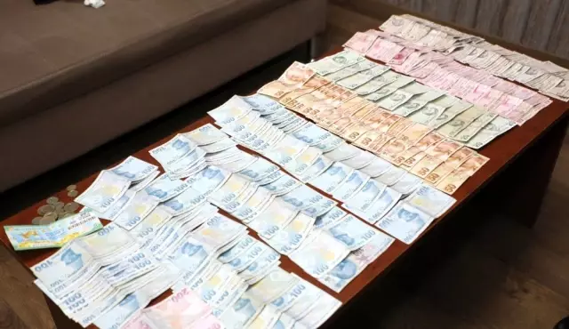 Dilencinin üzerinden çıkan para miktarı şoke etti Dilencinin üzerinden çıkan para miktarı şoke etti