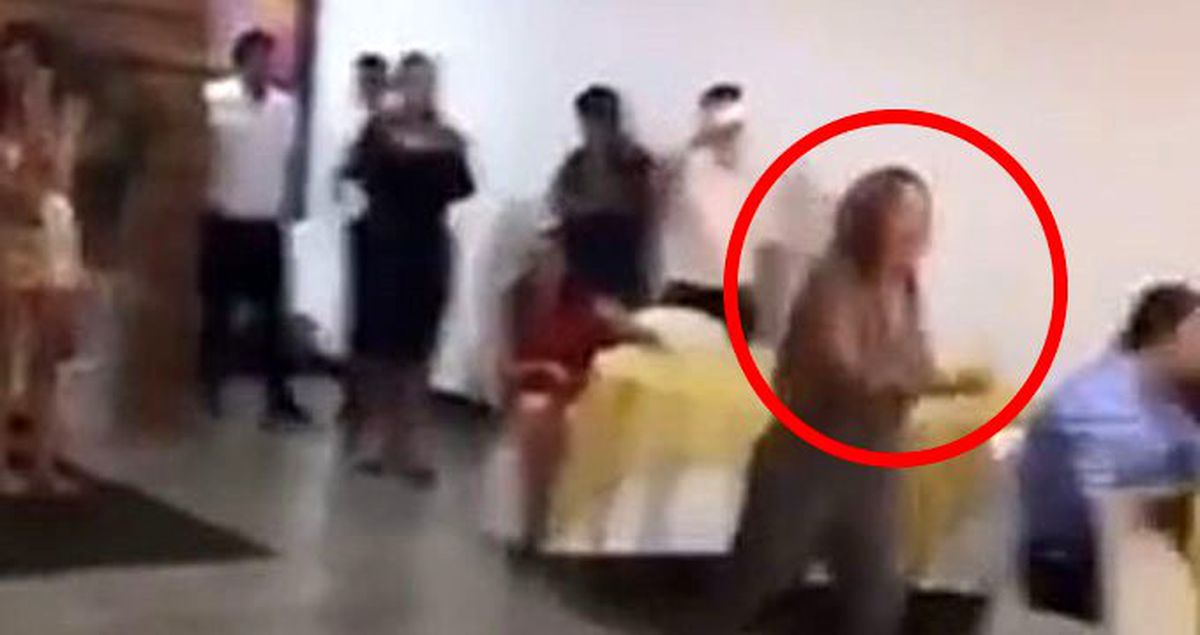 Eski sevgili kıskançlık krizi geçirdi, düğünü bastı, geline saldırdı! O anlar kamerada