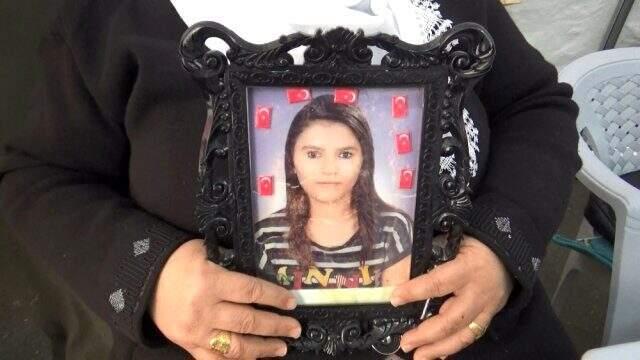 Evladı için 109 gündür oturma eylemi yapan annenin ağıtları yürek dağladı: Çık gel kurban olayım