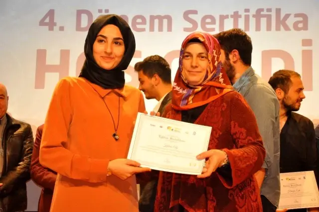 Eyüpsultan Film Akademisi öğrencileri sertifikalarını aldı Eyüpsultan Film Akademisi öğrencileri sertifikalarını aldı