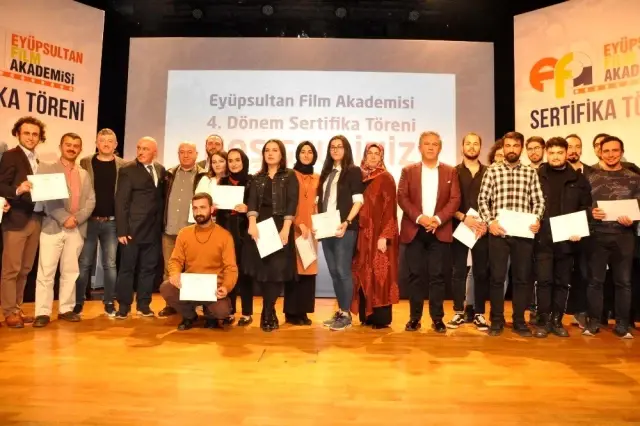 Eyüpsultan Film Akademisi öğrencileri sertifikalarını aldı Eyüpsultan Film Akademisi öğrencileri sertifikalarını aldı