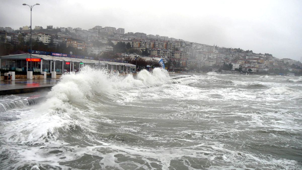 İstanbul Büyükşehir Belediyesi'nden lodos uyarısı