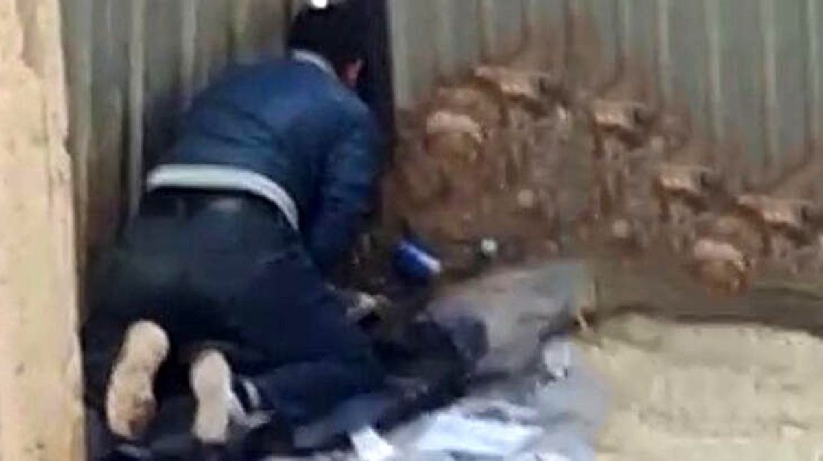 Kadınlara cinsel tacizde bulunurken kameraya yakalandı