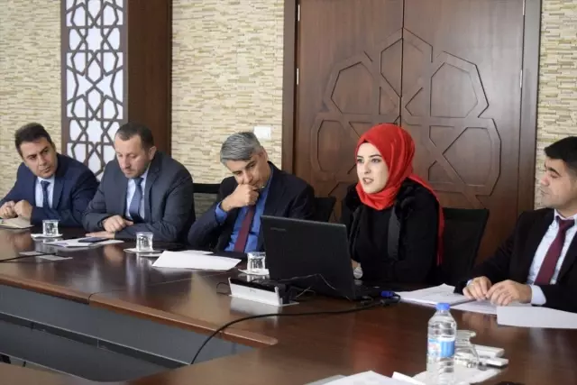 Kozluk'ta kadına yönelik şiddetle mücadele toplantısı Kozluk'ta kadına yönelik şiddetle mücadele toplantısı