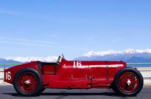 Maserati tarihinde 105 yılı geride bıraktı Maserati tarihinde 105 yılı geride bıraktı