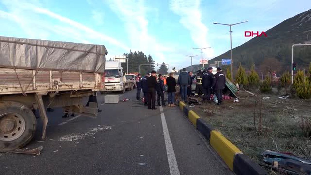 Muğla kamyon çarpan otomobildeki çift yaşamını yitirdi