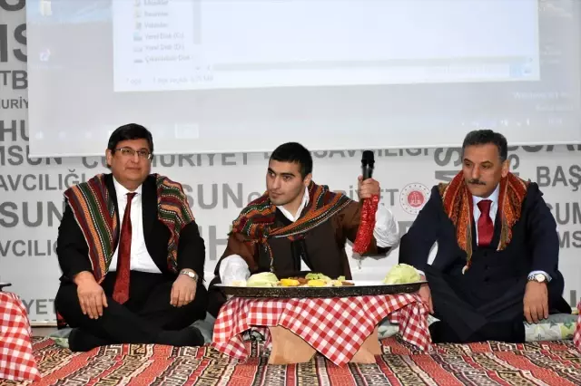 Vali, Başsavcı ve eski milli futbolcu, down sendromlu çocuklarla halay çekti