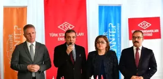 Müjdat Gezen Sanat Merkezi: Vali Gül, 'Gaziantep gıda güvenliğinde parmakla gösteriliyor' Müjdat Gezen Sanat Merkezi: Vali Gül, 'Gaziantep gıda güvenliğinde parmakla gösteriliyor'