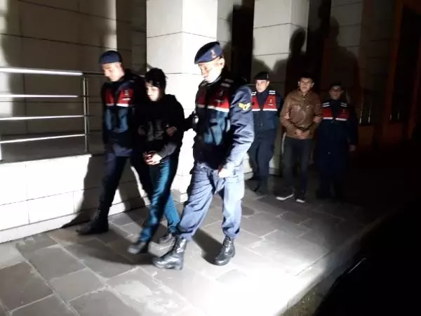 15 yaşındaki Afgan genci öldüren 2 arkadaşı tutuklandı 15 yaşındaki Afgan genci öldüren 2 arkadaşı tutuklandı