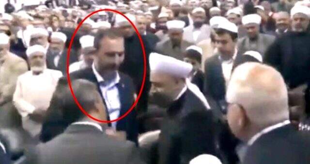 Bakan Gül'den tarikat liderinin elini öptüğü görüntüyle ilgili bir açıklama daha!