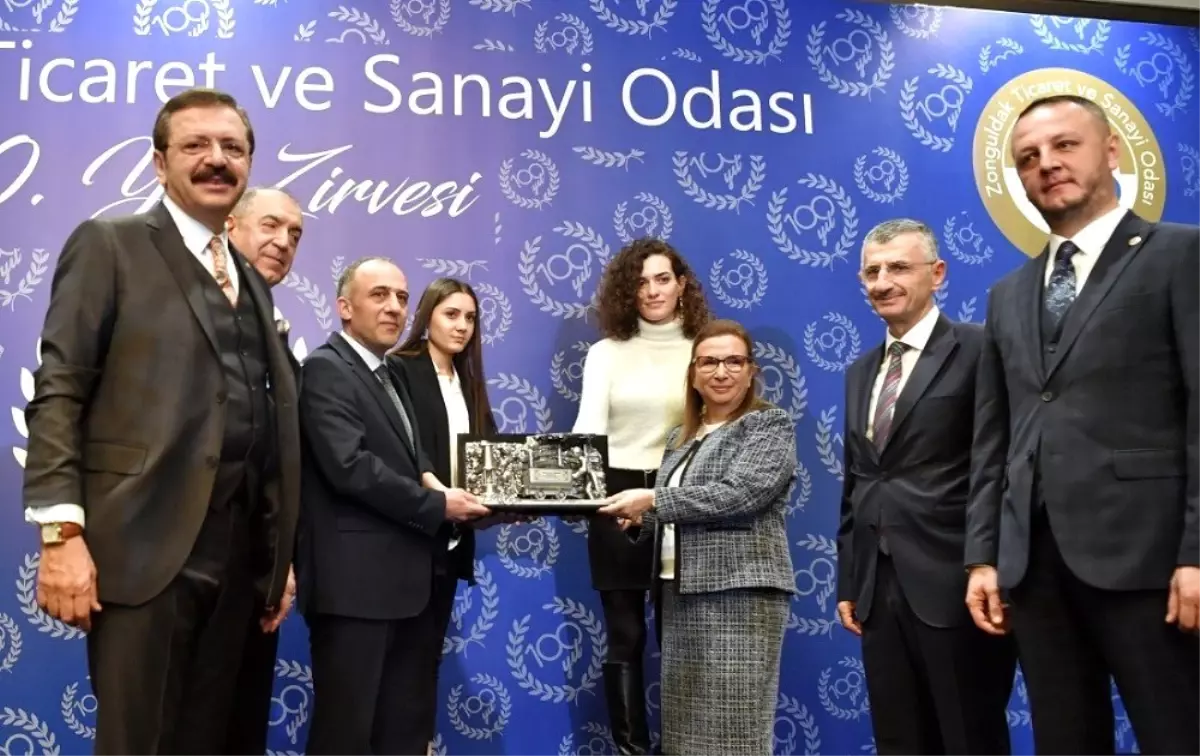 Bakan Pekcan: '2020 yılının küresel ekonomide daha rahat bir yıl olacağını ve Türkiye için de...