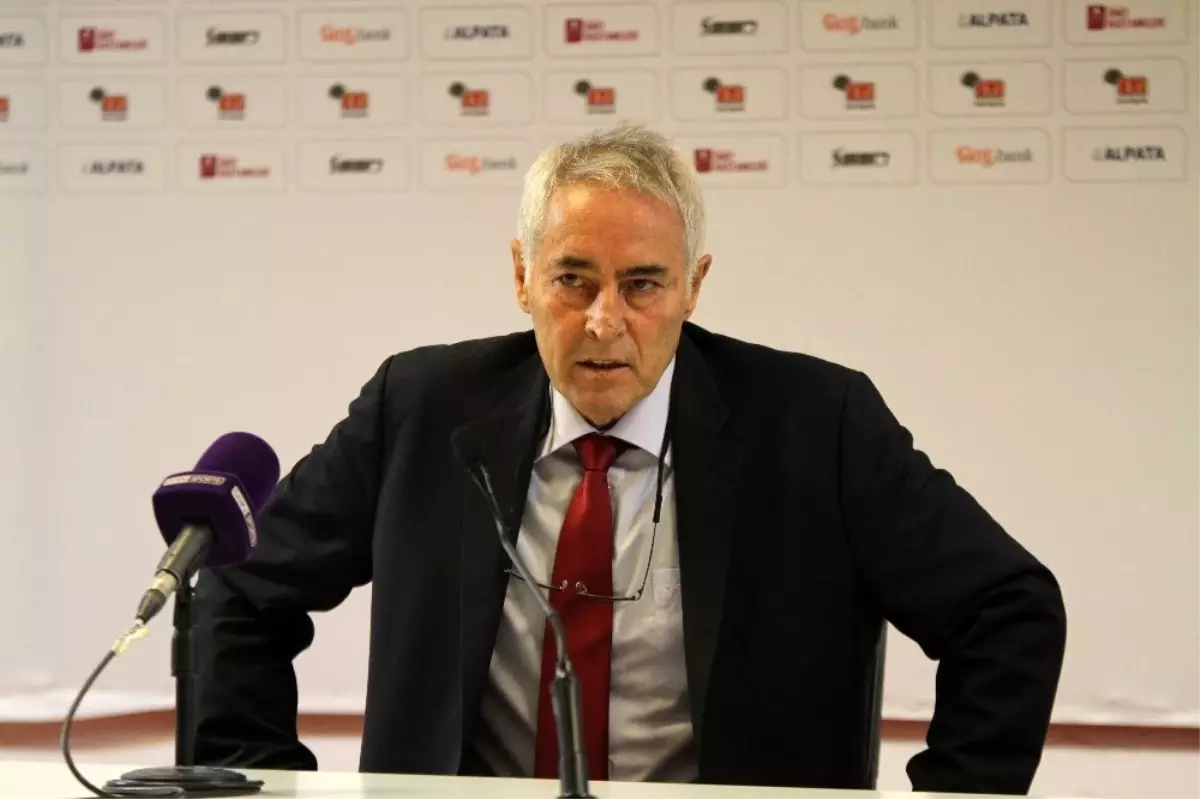 Coşkun Demirbakan: 'Transfer söylentileri futbolculara konsantre kaybı yaşattı'