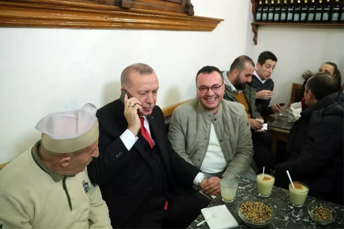 Cumhurbaşkanı Erdoğan, Fatih'te bozacıda vatandaşlarla sohbet etti