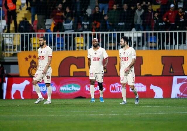 Galatasaray, Göztepe'ye 2-1 yenildi