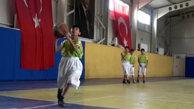 Kırıkkale'de çocuklar ilk kez basketbolla tanıştı Kırıkkale'de çocuklar ilk kez basketbolla tanıştı