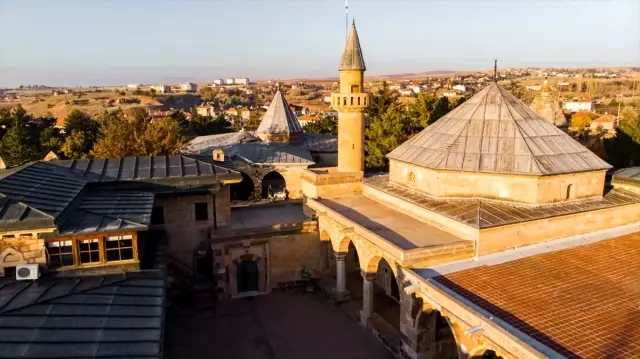 Kırşehir'den eski ilçesi Hacıbektaş'a gönül köprüsü