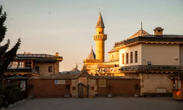 Kırşehir'den eski ilçesi Hacıbektaş'a gönül köprüsü