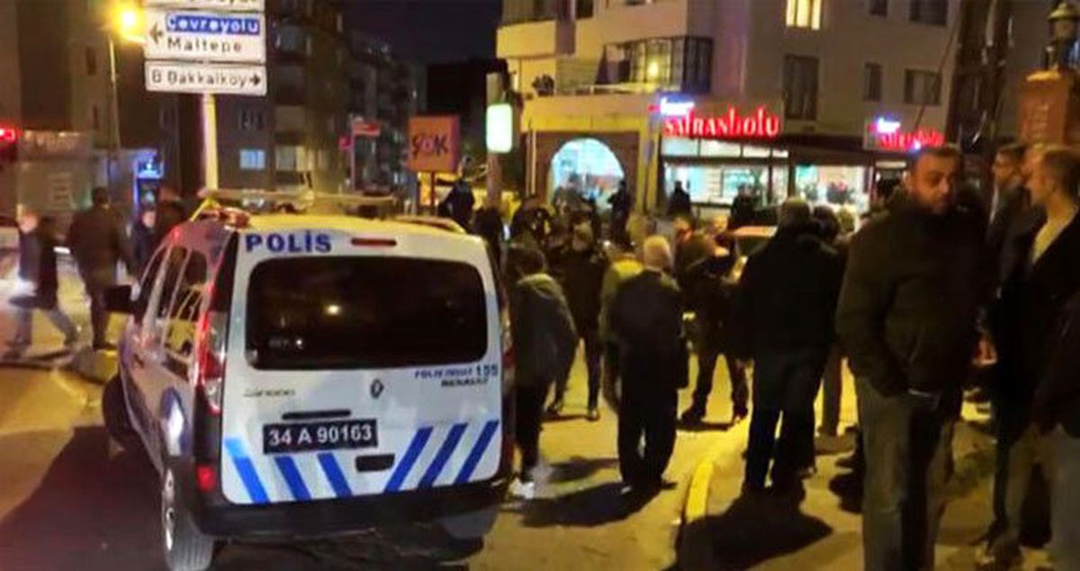 Otomobil kurşun yağmuruna tutuldu! 2 kişi ağır yaralandı, bölgeye PÖH sevk edildi