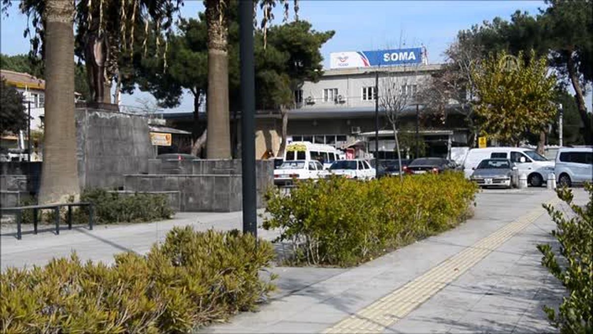 Soma Tren Garı'nın son buharlı lokomotifi ilgi görüyor