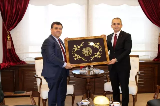 Tosya'da Kariyer Günleri Konferansı düzenlendi Tosya'da Kariyer Günleri Konferansı düzenlendi