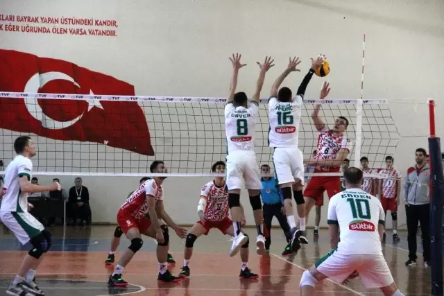 TVF Erkekler 1. Lig: Solhanspor: 3 - Ziraat Bankası: 0 TVF Erkekler 1. Lig: Solhanspor: 3 - Ziraat Bankası: 0