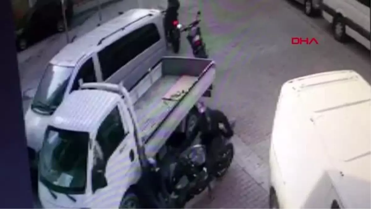 15 gün kameraları inceledi, motosikletinin çalınma anlarını buldu