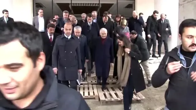 AK Parti İzmir Milletvekili Binali Yıldırım: 'Teröre bu topraklarda asla ve asla geçit verilmeyecek' AK Parti İzmir Milletvekili Binali Yıldırım: 'Teröre bu topraklarda asla ve asla geçit verilmeyecek'