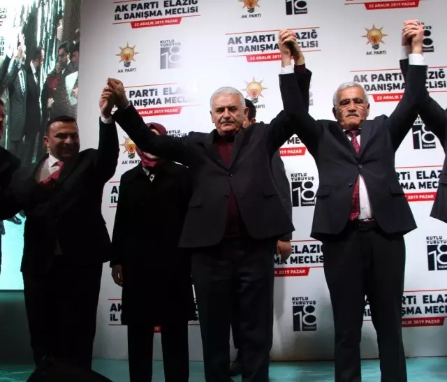 Binali Yıldırım: 'Biz yoldan çıkmadık, bazıları menfaatinin bittiği durakta inmiştir' Binali Yıldırım: 'Biz yoldan çıkmadık, bazıları menfaatinin bittiği durakta inmiştir'