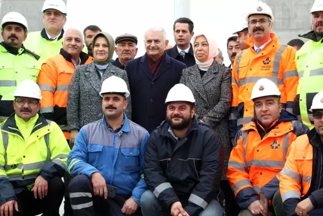 Binali Yıldırım: 'Bu proje Türk mühendislerin alın terinin ürünüdür' Binali Yıldırım: 'Bu proje Türk mühendislerin alın terinin ürünüdür'