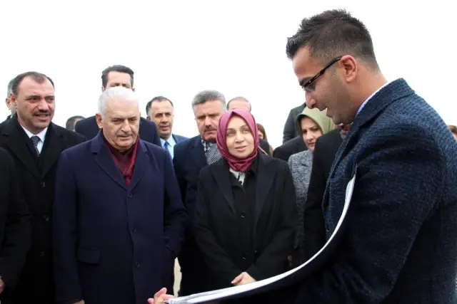 Binali Yıldırım: 'Bu proje Türk mühendislerin alın terinin ürünüdür' Binali Yıldırım: 'Bu proje Türk mühendislerin alın terinin ürünüdür'
