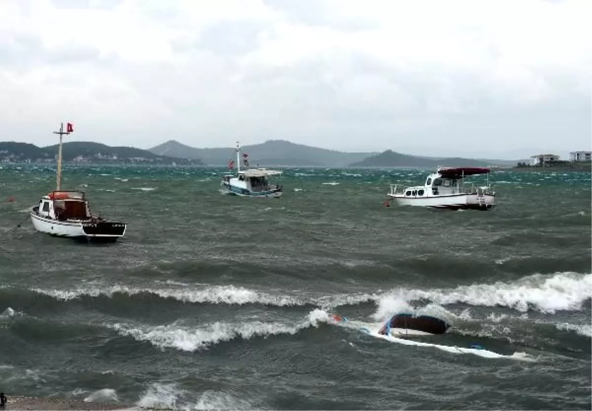 Edremit Körfezi kuvvetli lodosun etkisinde