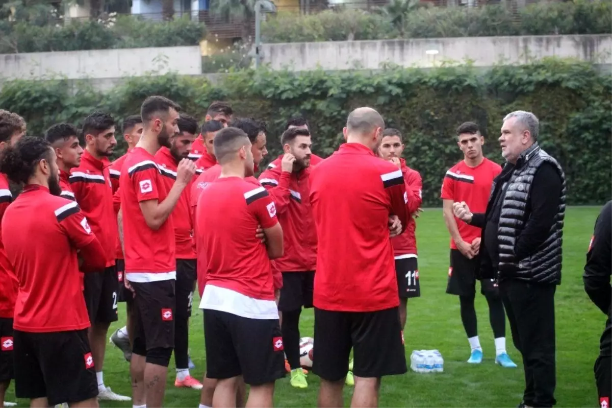 Elazığspor'da Antalya kampı başladı