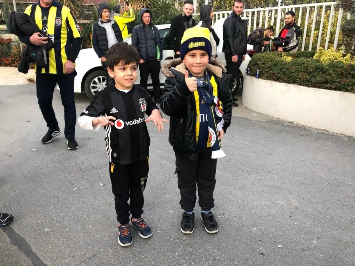 Fenerbahçe taraftarı Samandıra'da toplandı