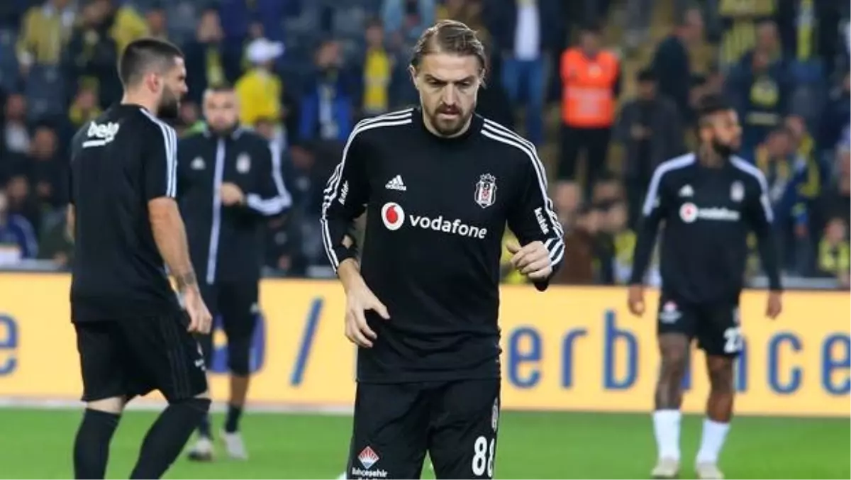 Fenerbahçe taraftarlarından Caner Erkin'e küfürlü tezahürat!