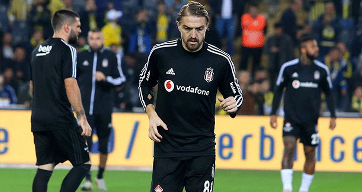 Fenerbahçeli taraftarlar, Caner Erkin'i ıslıkladı!