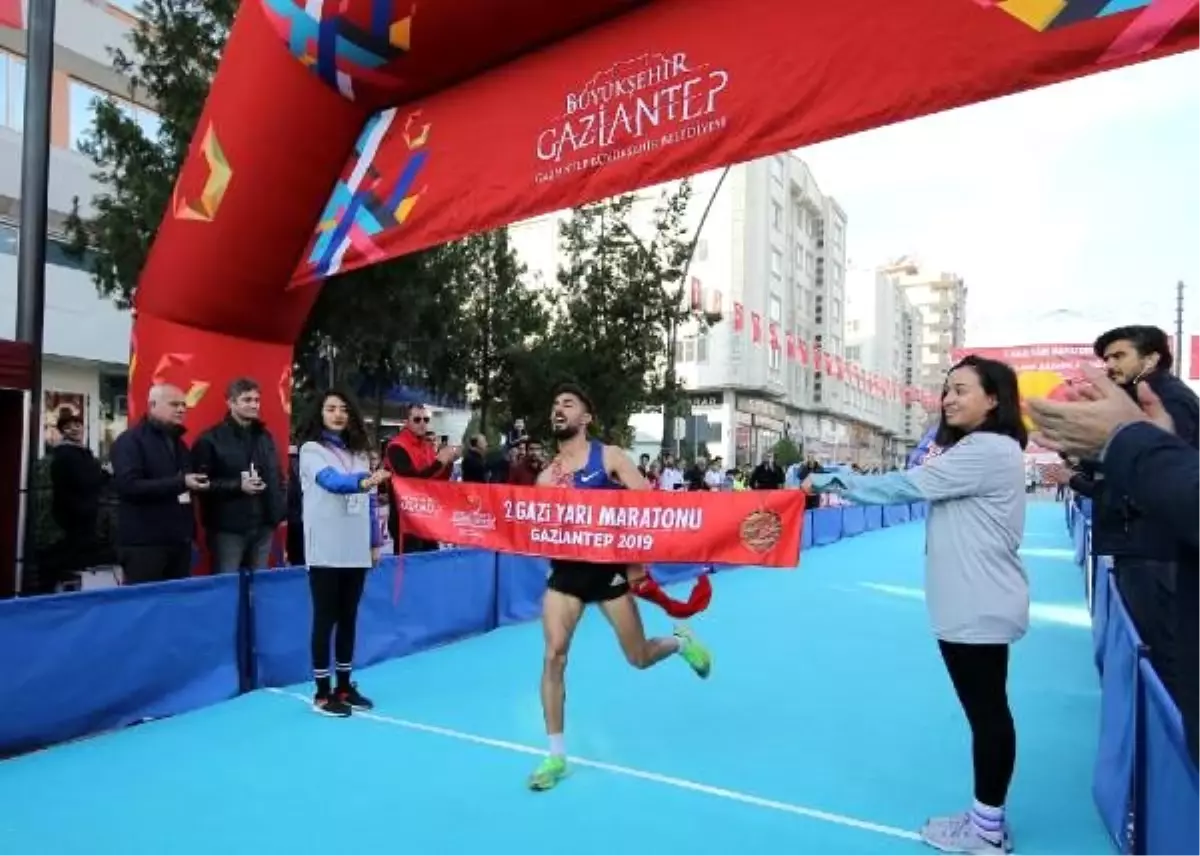Gaziantep'in kurtuluş yıl dönümünde 14 ülkeden, 85 bin kişi koştu
