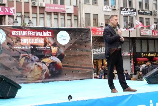 Gaziosmanpaşalılar kestaneye doydu Gaziosmanpaşalılar kestaneye doydu