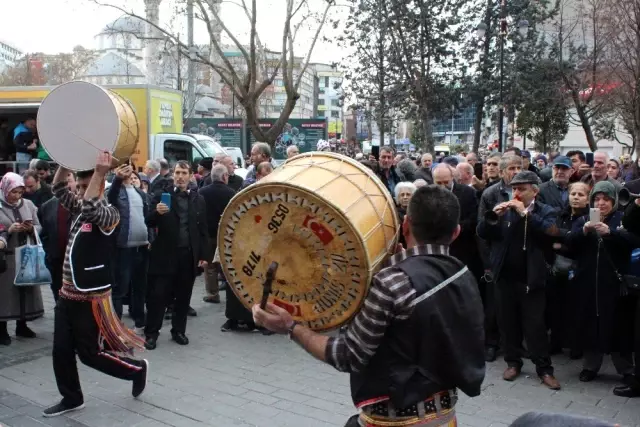 Gaziosmanpaşalılar kestaneye doydu Gaziosmanpaşalılar kestaneye doydu
